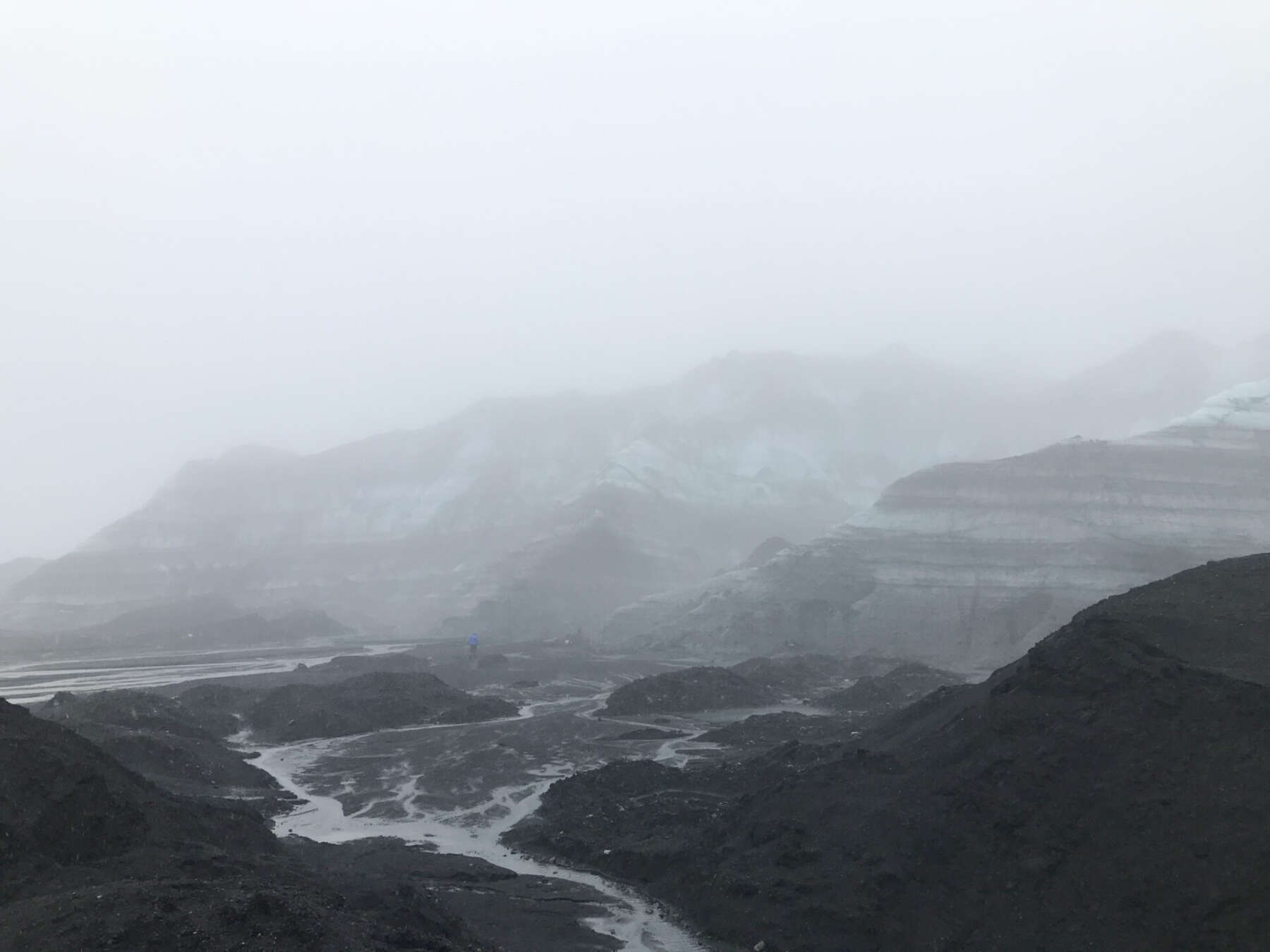 ทัวร์ถ้ำน้ำแข็งในไอซ์แลนด์