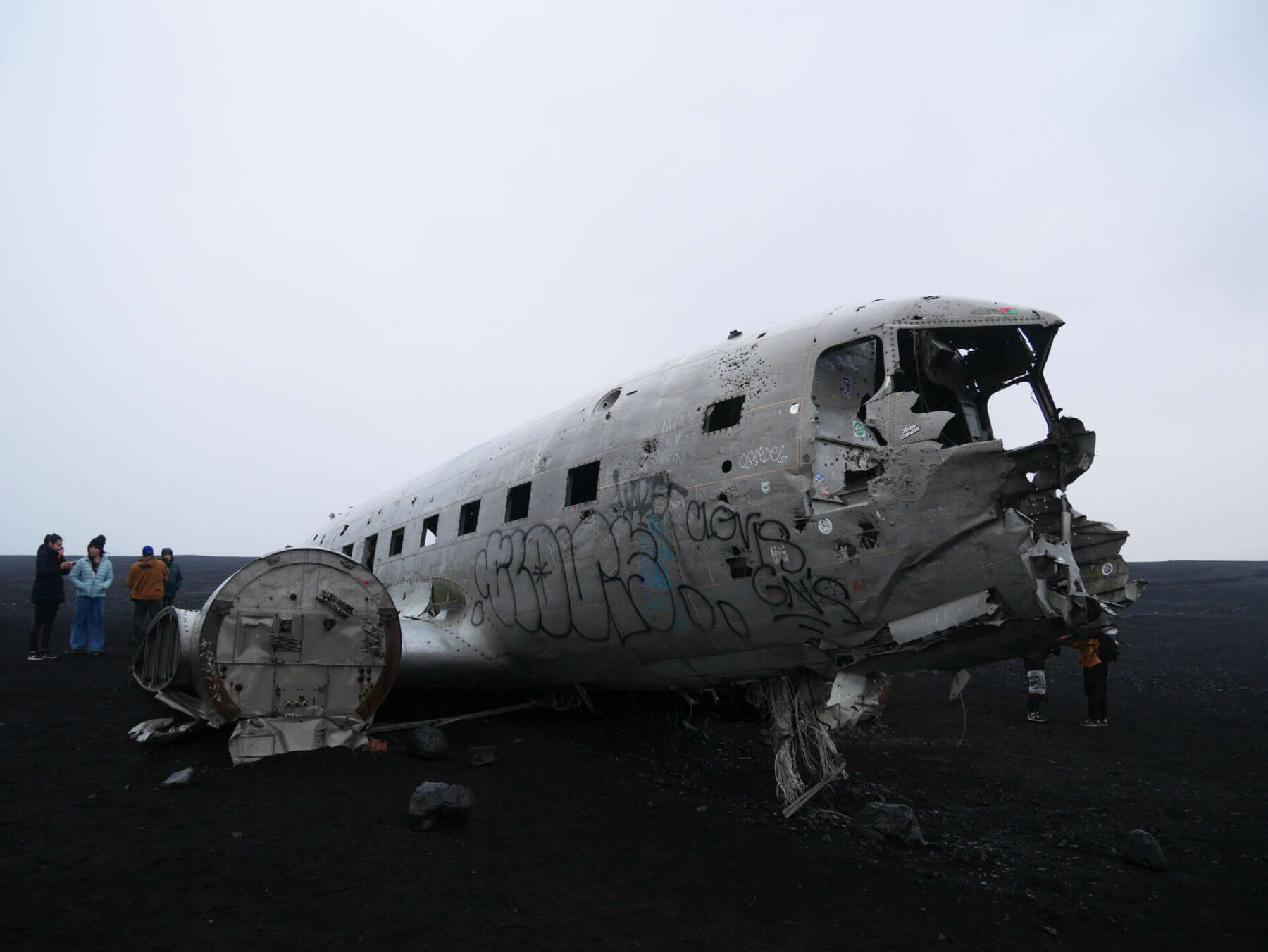 ซากเครื่องบินในไอซ์แลนด์ (The plane wreck in Iceland)